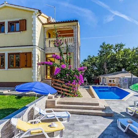 Holiday home Gorgeous In With Wifi *