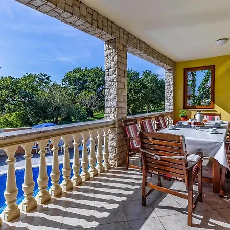 Gorgeous In With Wifi Holiday home Medulin